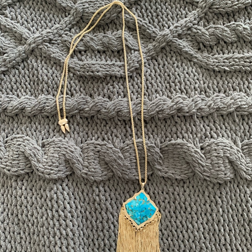 Kendra Scott necklace